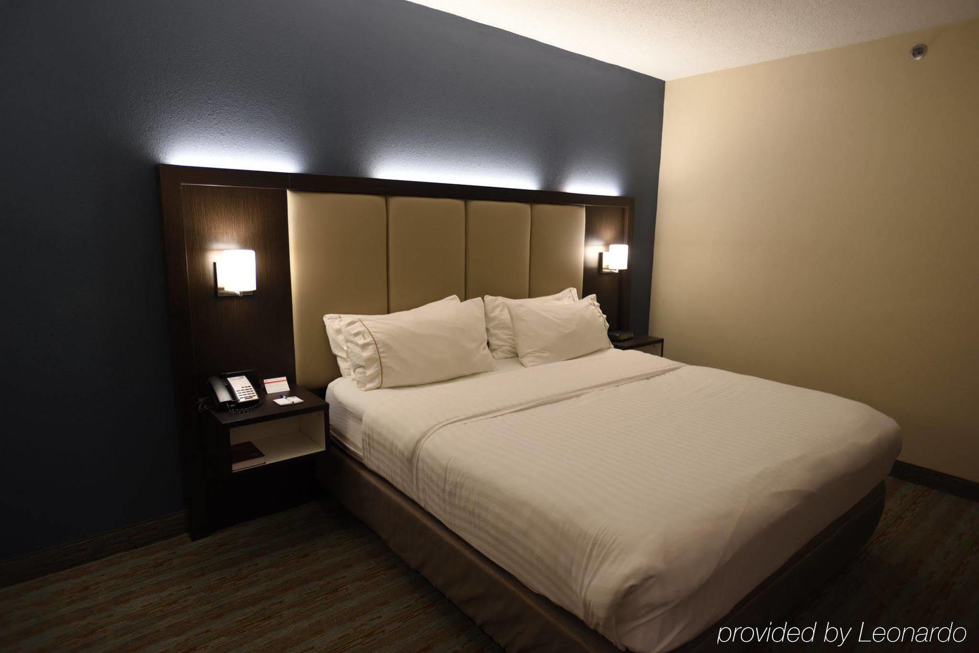Express I-85 - Exit 27- Highway 81 By Ihg Hotel 2*